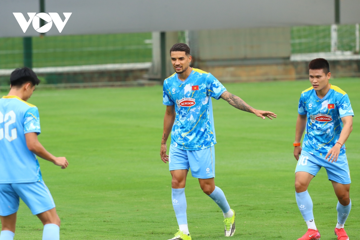 hlv kim sang sik yeu cau var trong buoi tap cua Dt viet nam hinh anh 6