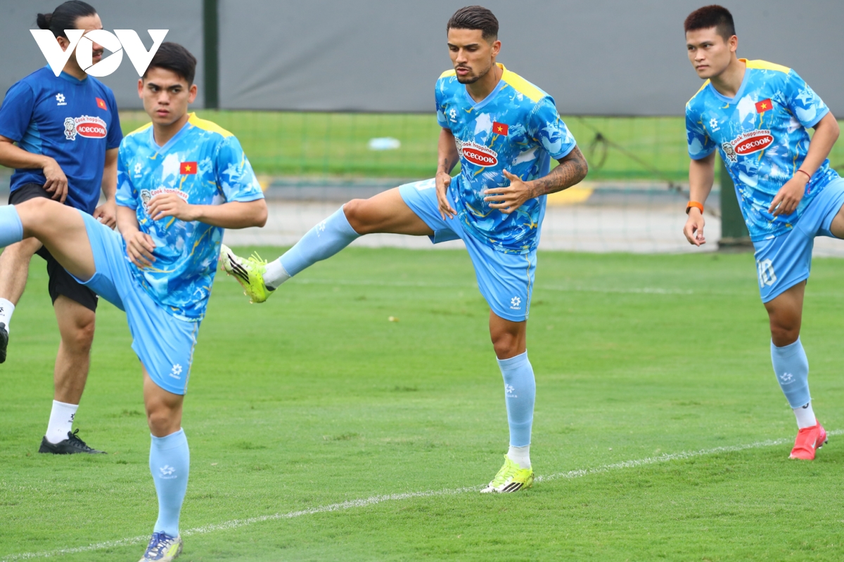 hlv kim sang sik yeu cau var trong buoi tap cua Dt viet nam hinh anh 5