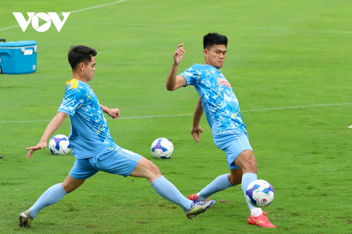 hlv kim sang sik yeu cau var trong buoi tap cua Dt viet nam hinh anh 12