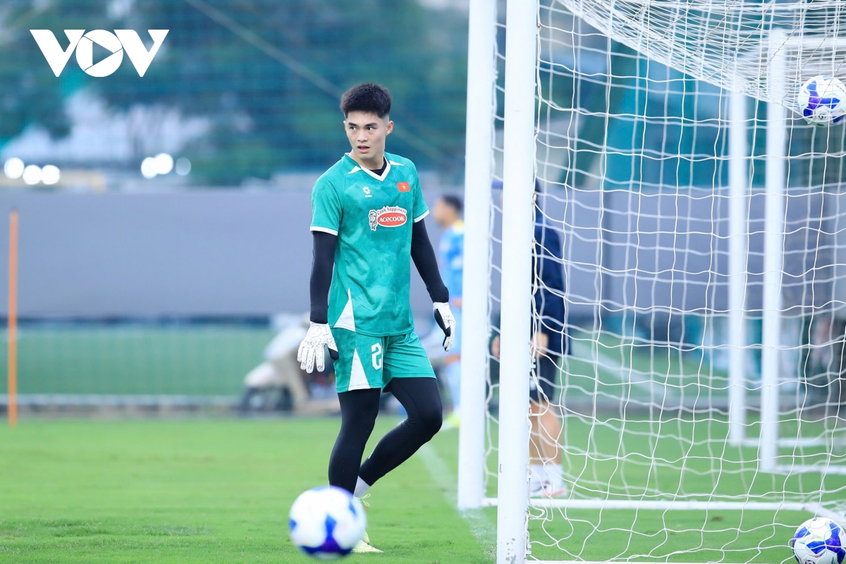 hoan canh trai nguoc cua hoang hen va xuan son trong ngay hoi quan Dt viet nam hinh anh 12