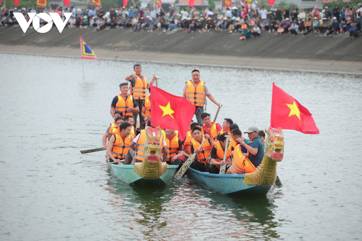 ron rang le hoi chua quynh lam giua dat thieng binh khe, quang ninh hinh anh 13