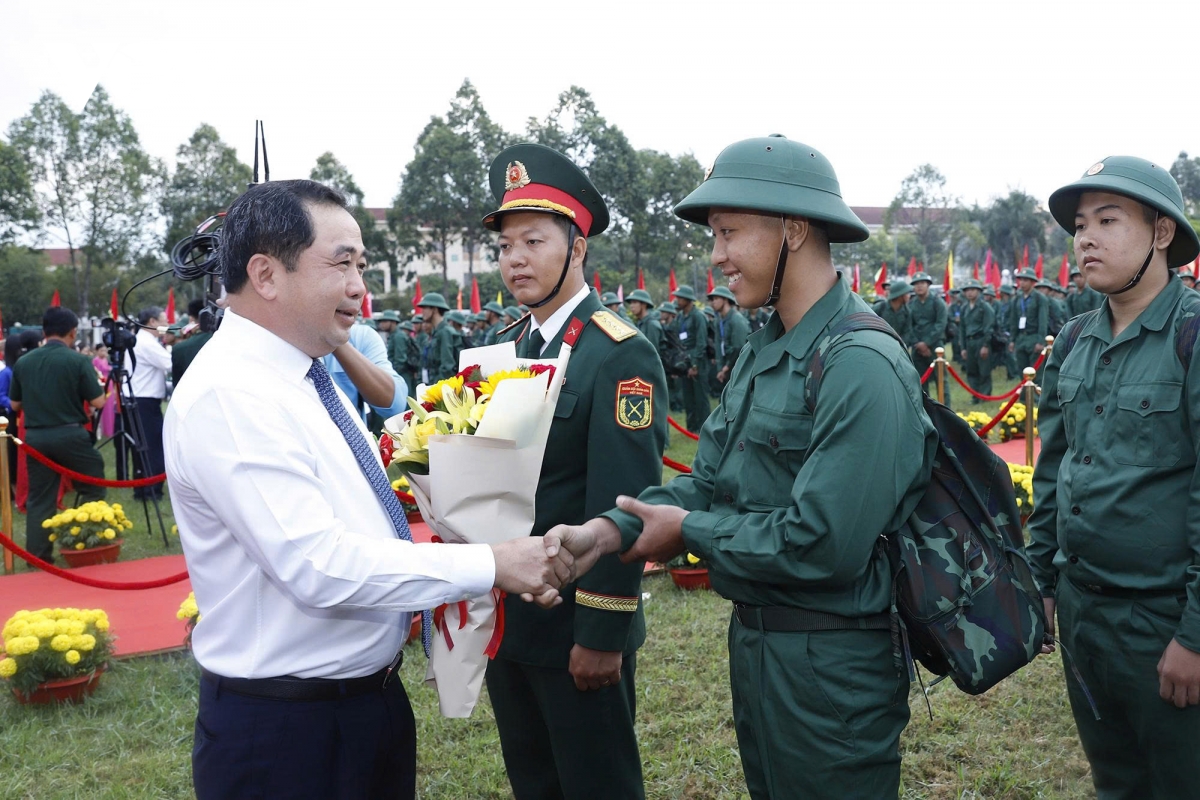 tuoi tre ca nuoc no nuc len duong nhap ngu hinh anh 27