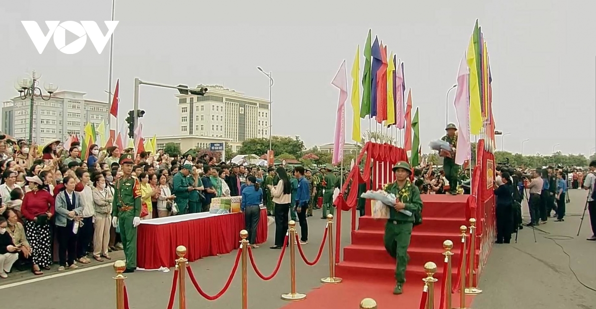 tuoi tre ca nuoc no nuc len duong nhap ngu hinh anh 26