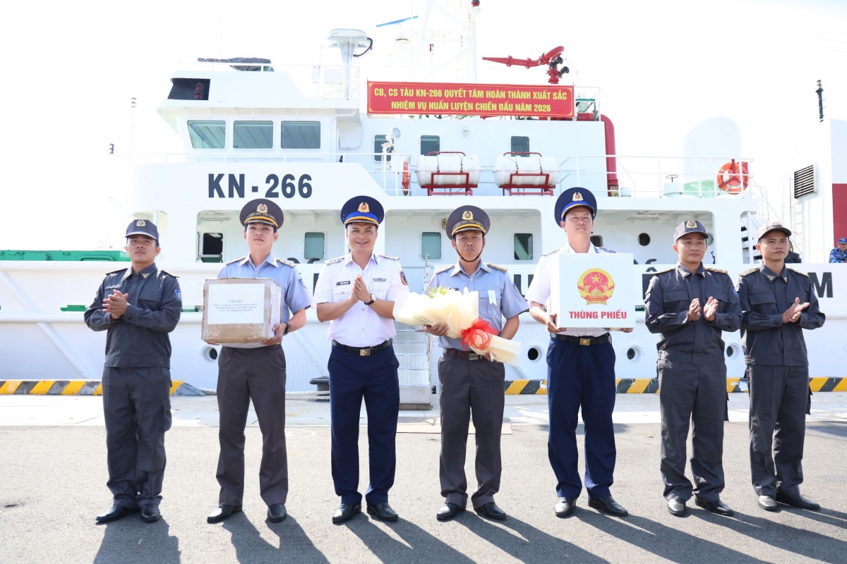 Hải trình của những phiếu bầu trên vùng biên giới biển