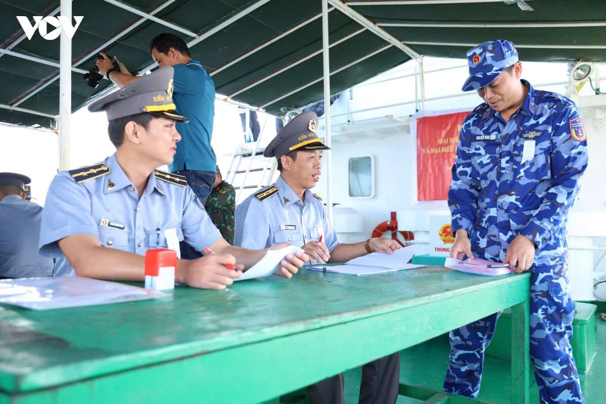 hai trinh cua nhung phieu bau tren vung bien gioi bien hinh anh 3