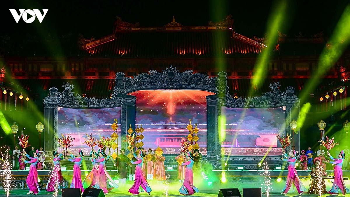  thi di ngon chi , dem nghe thuat ton vinh di san thi ca hoang trieu nguyen hinh anh 5