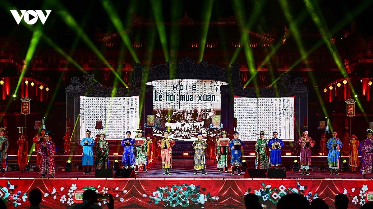  thi di ngon chi , dem nghe thuat ton vinh di san thi ca hoang trieu nguyen hinh anh 2
