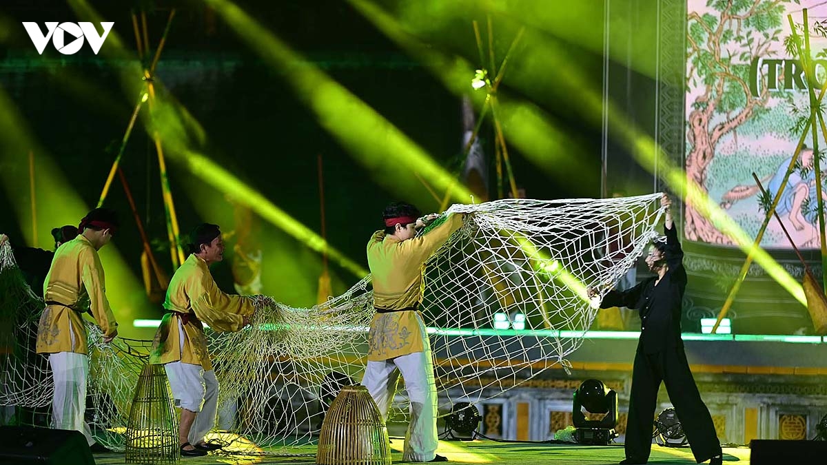  thi di ngon chi , dem nghe thuat ton vinh di san thi ca hoang trieu nguyen hinh anh 9