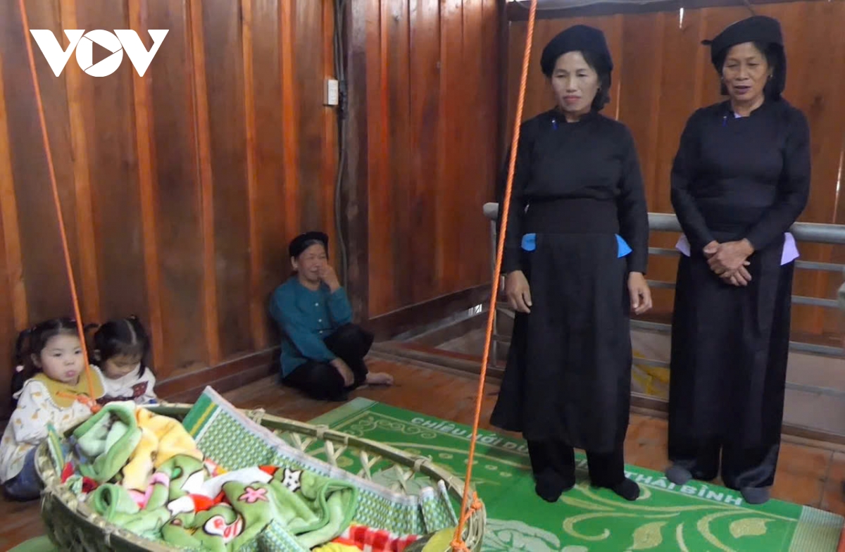 thanh am luon coi, hoi tho mua xuan cua nguoi tay hinh anh 3