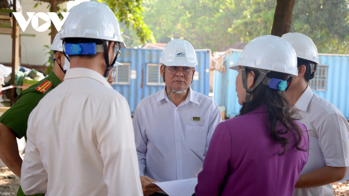 hoi sinh rach xuyen tam Ap luc mat bang de nang tien do hinh anh 3