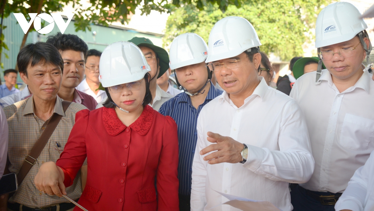 hoi sinh rach xuyen tam Ap luc mat bang de nang tien do hinh anh 4