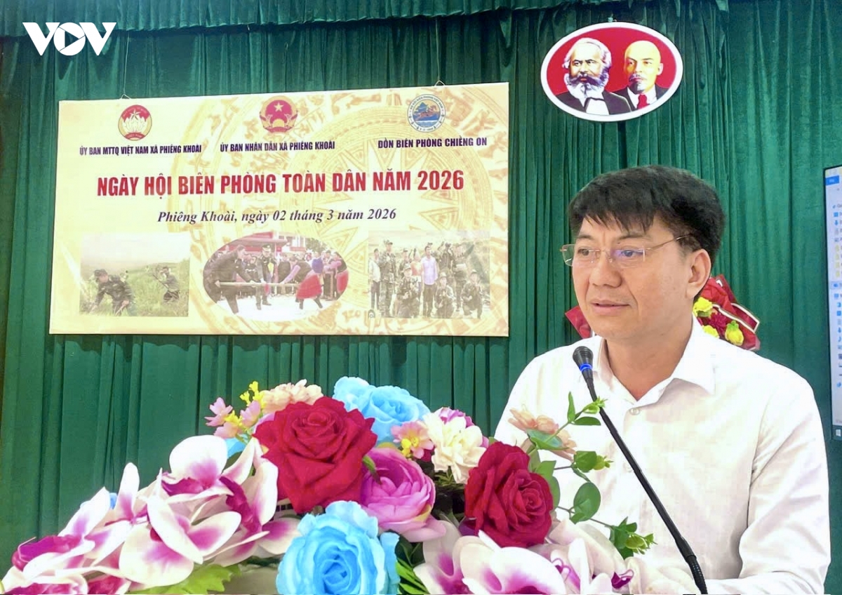 tung bung ngay hoi bien phong toan dan o xa phieng khoai, son la hinh anh 1
