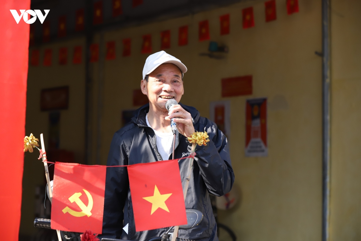 ninh binh ron rang khi the huong toi ngay bau cu hinh anh 9