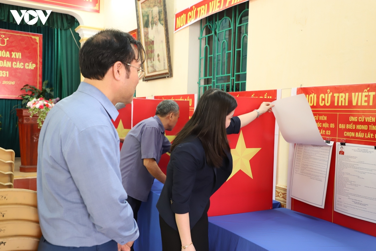 ninh binh ron rang khi the huong toi ngay bau cu hinh anh 3