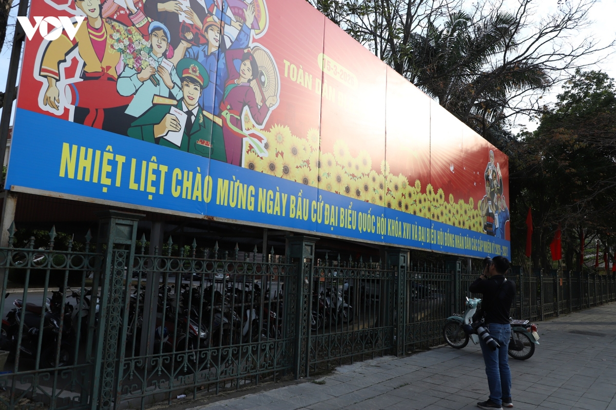 ninh binh ron rang khi the huong toi ngay bau cu hinh anh 2
