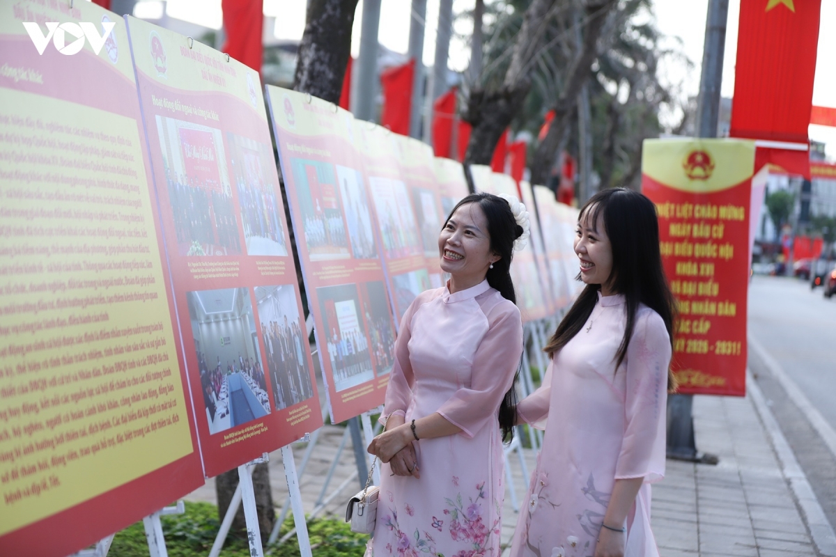ninh binh ron rang khi the huong toi ngay bau cu hinh anh 16