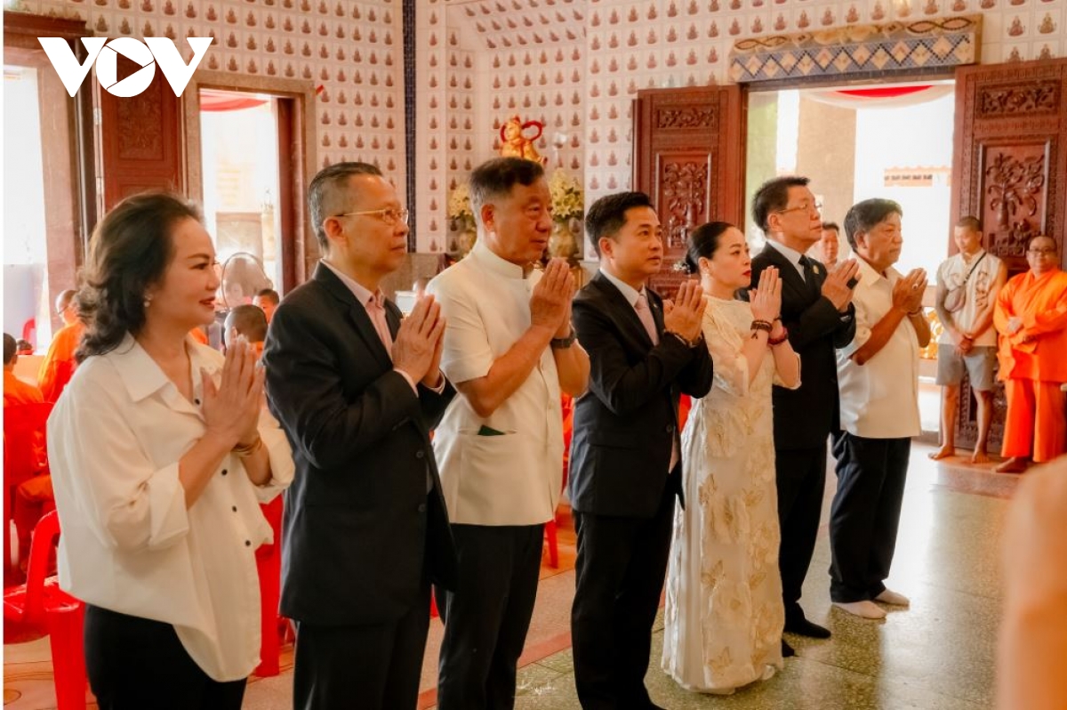 kieu bao thai lan tri an cac anh hung liet sy hinh anh 4