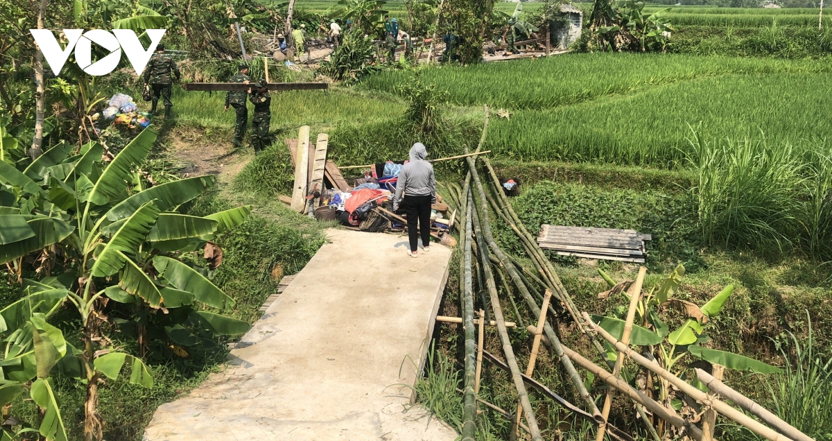 huy dong hang nghin can bo, chien sy, dan quan sua nha giup nhan dan sau dong loc hinh anh 6