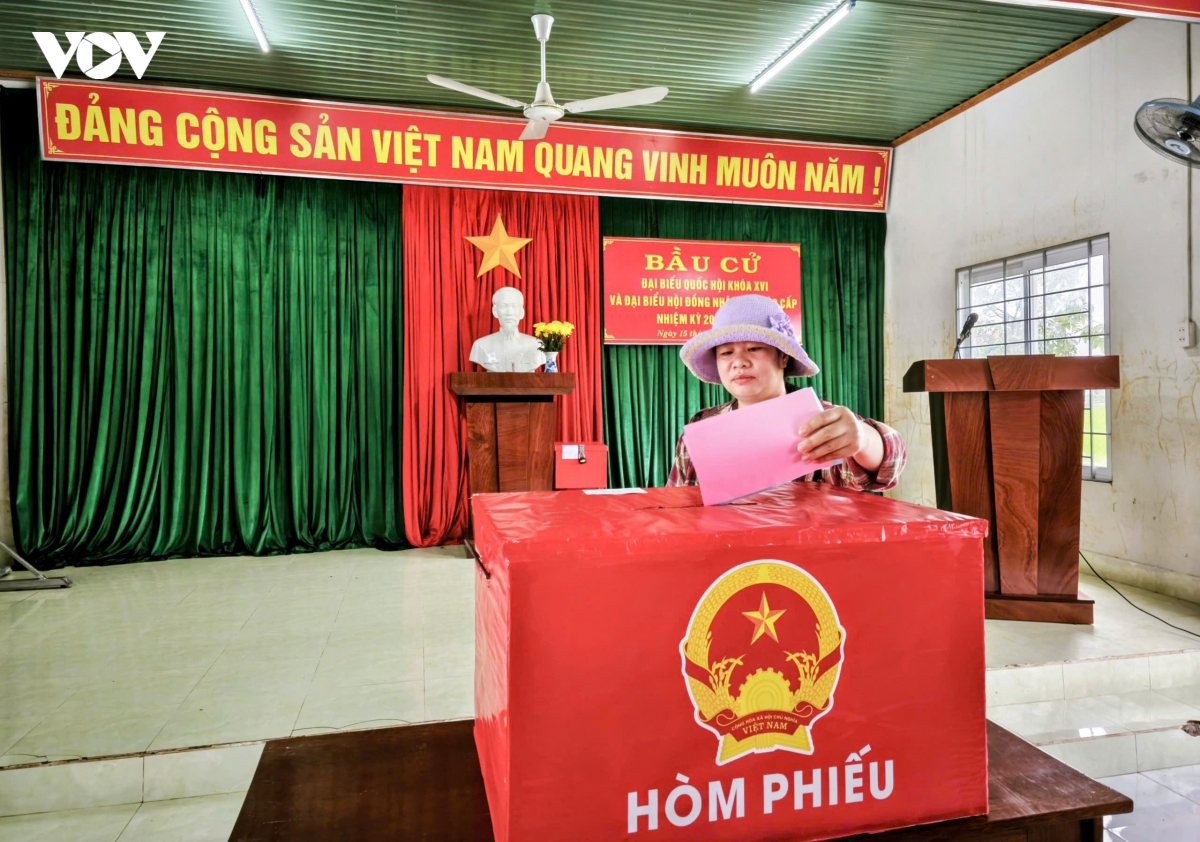 sau tran lu lich su, cu tri ron lu hoa thinh Dak lak ron rang di bau cu hinh anh 4