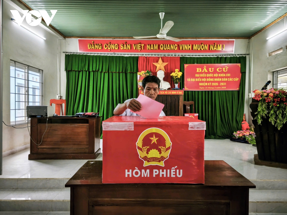 Sau trận lũ lịch sử, cử tri rốn lũ Hòa Thịnh (Đắk Lắk) rộn ràng đi bầu cử