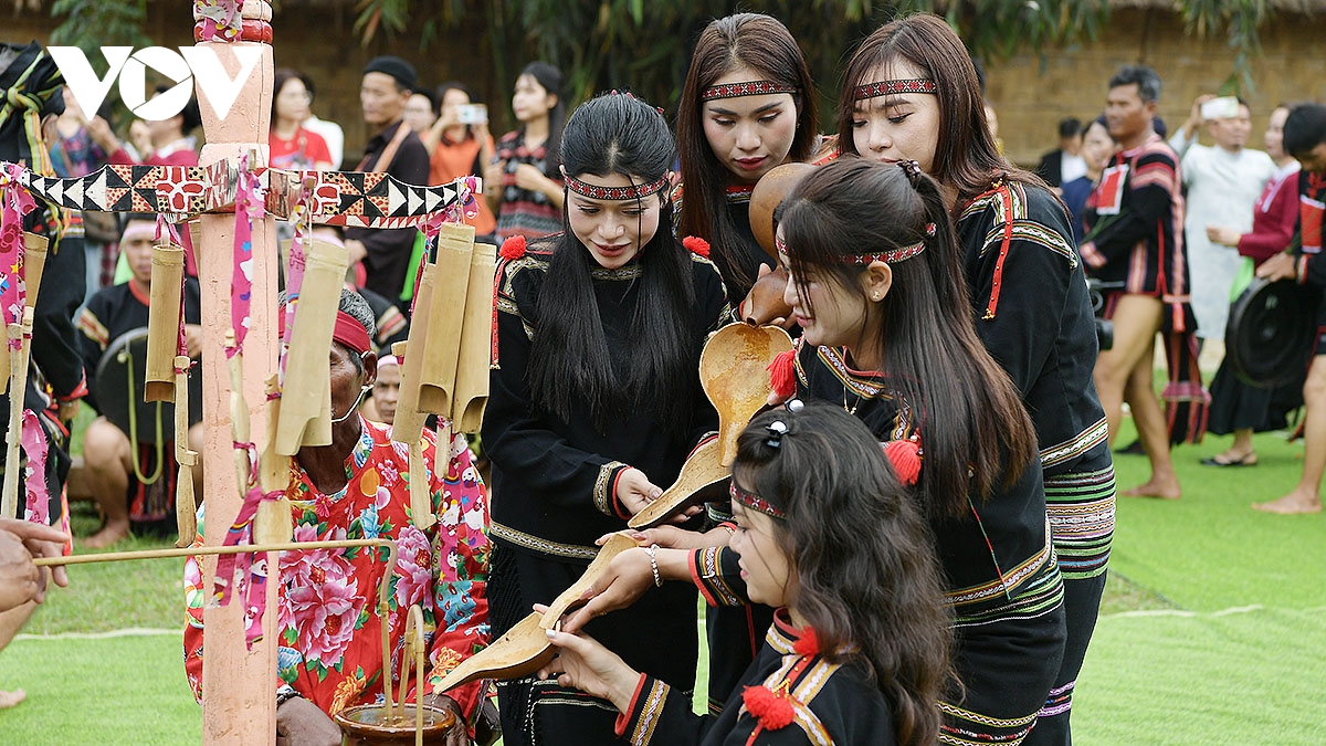 thang 4 ruc ro voi chuoi hoat dong sac mau van hoa cac dan toc viet nam hinh anh 4