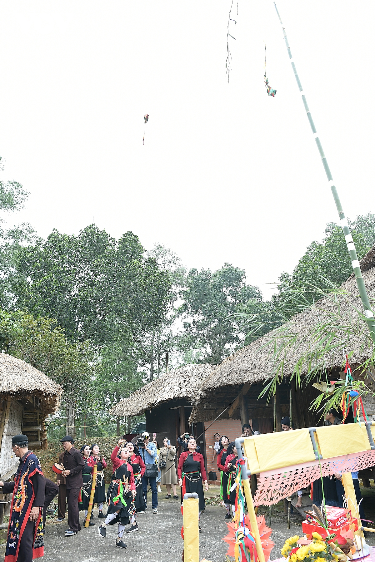 trai nghiem le hoi xuong Dong cua nguoi cao lan trong sac xuan giua long ha noi hinh anh 6