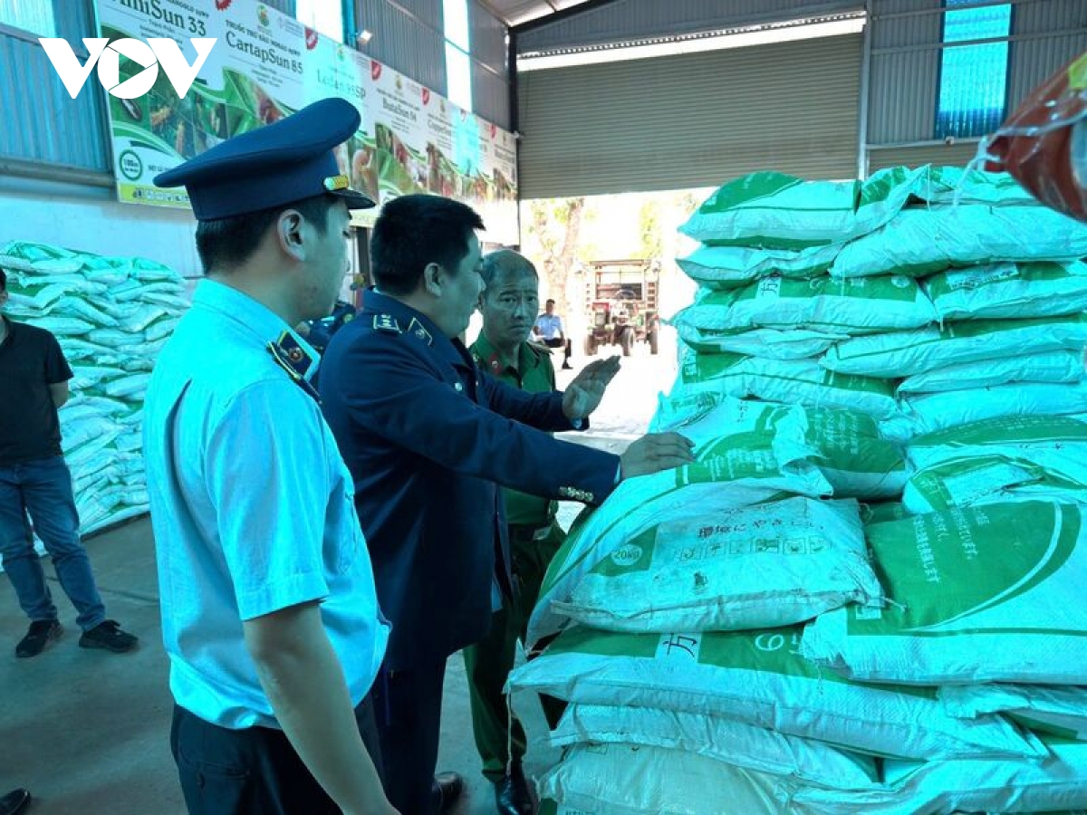 quan ly thi truong kiem tra 10.300 vu, xu ly gan 9.300 vi pham trong quy i hinh anh 1