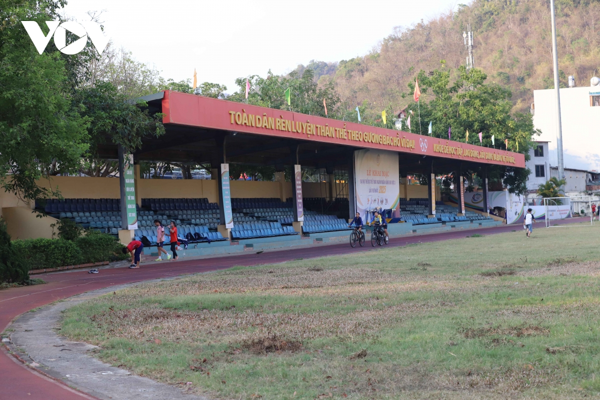 Uom mam tu ban lang, the thao son la vuon tam cao moi hinh anh 1