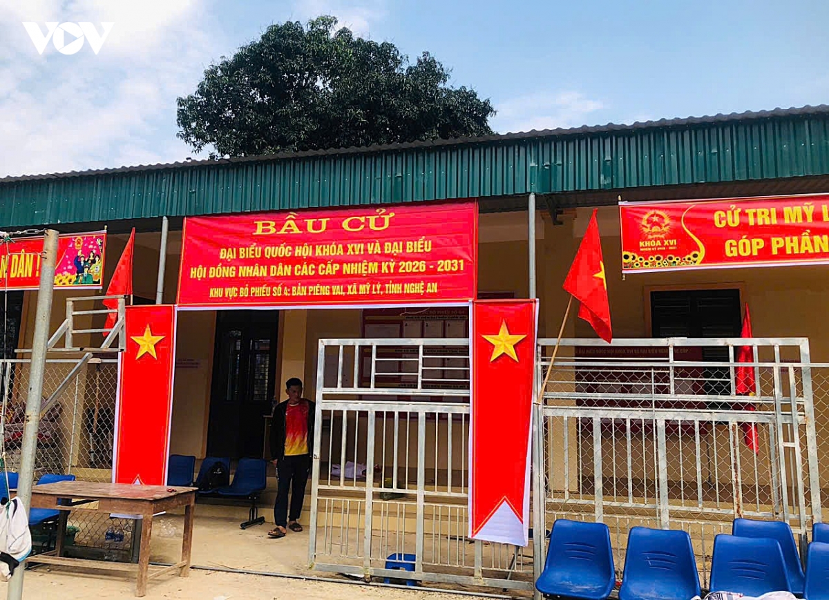san sang cho bau cu som tai 55 khu vuc mien nui, bien gioi nghe an hinh anh 4