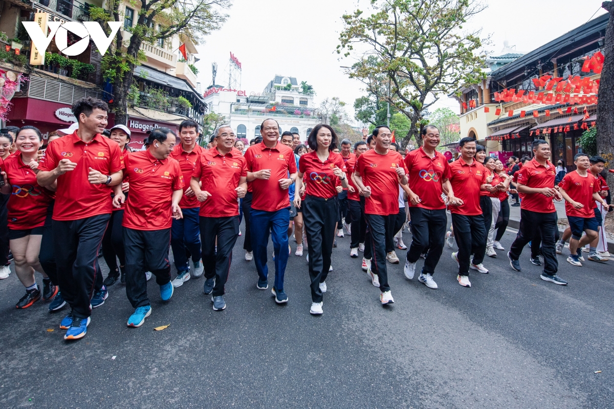 ngay chay olympic duoc to chuc voi quy mo lon nhat tu truoc toi nay hinh anh 7