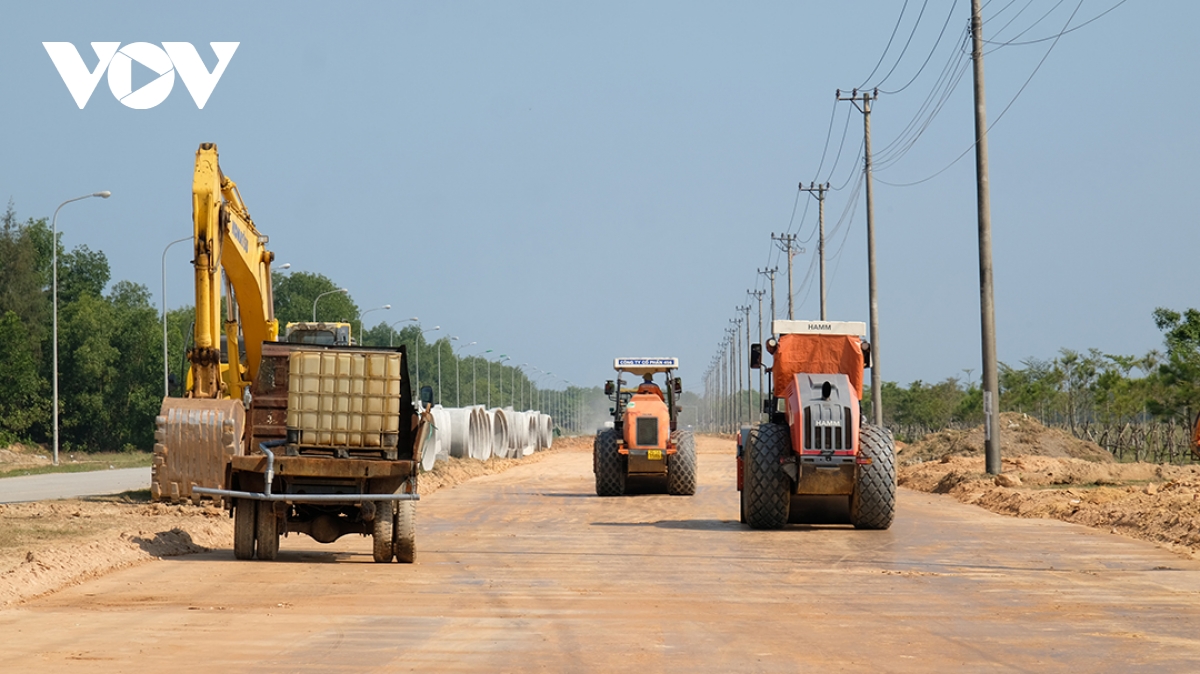 Khắc phục khó khăn trong thi công dự án nâng cấp hạ tầng KKT Dung Quất