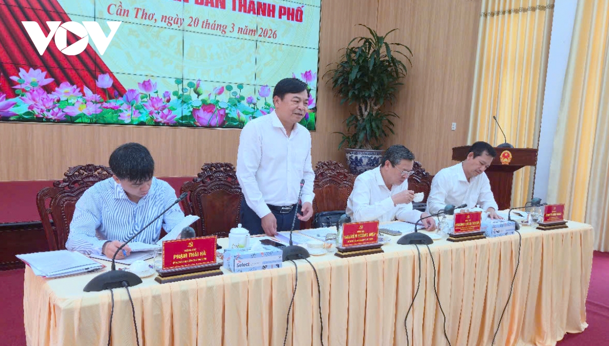 Doan kiem tra cua bo chinh tri lam viec voi ubnd tp can tho hinh anh 2