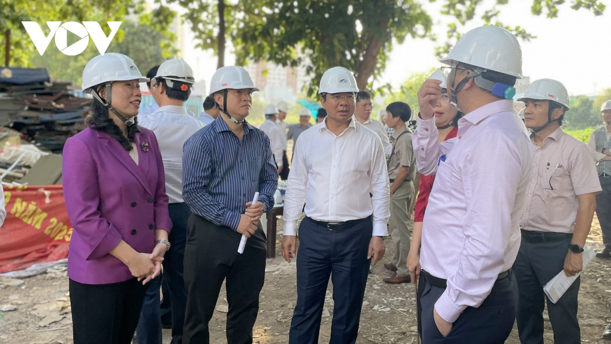 chu tich tp.hcm ra toi hau thu ve ban giao mat bang rach xuyen tam hinh anh 1