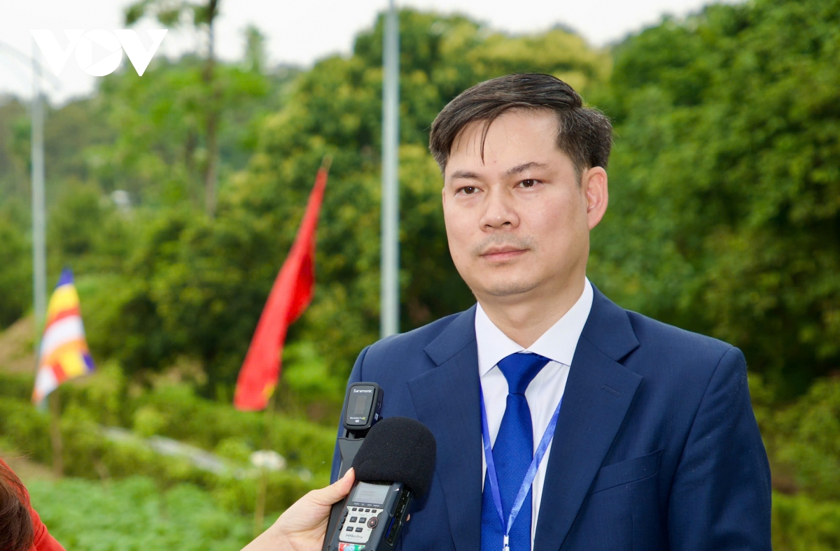 ron rang le hoi chua quynh lam giua dat thieng binh khe, quang ninh hinh anh 9