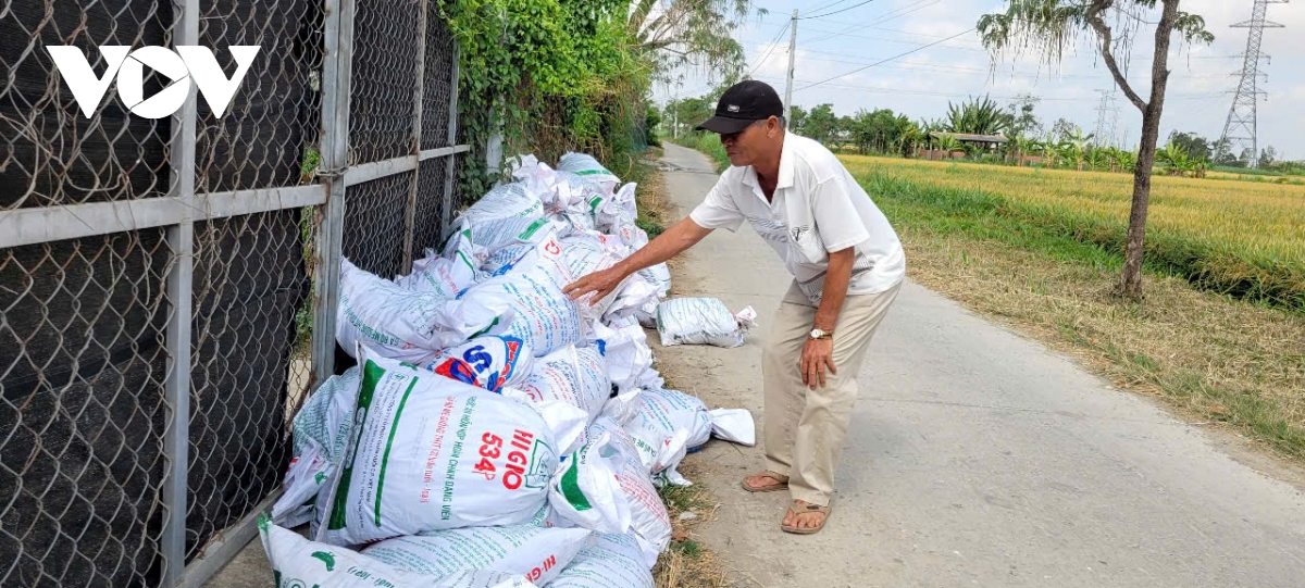 vi sao nhieu nguoi dan o Dong thap phai dong kin cua nha khi an com hinh anh 5