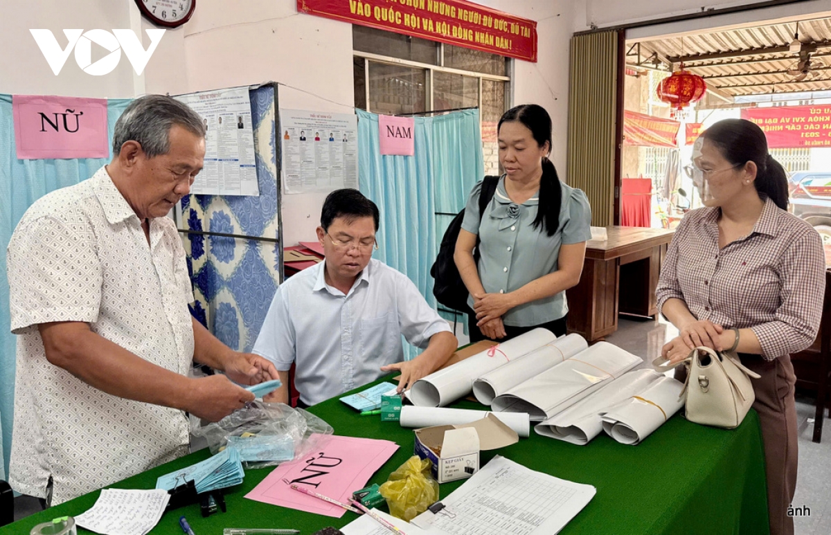 cu tri vung bien an giang hao huc truoc ngay bau cu hinh anh 9