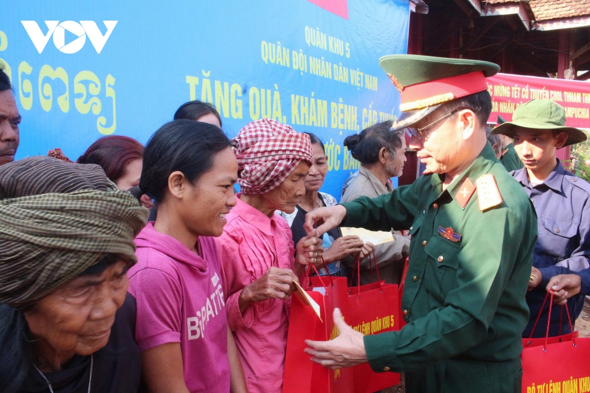 Nghĩa tình bộ đội Quân khu 5 trên đất Campuchia