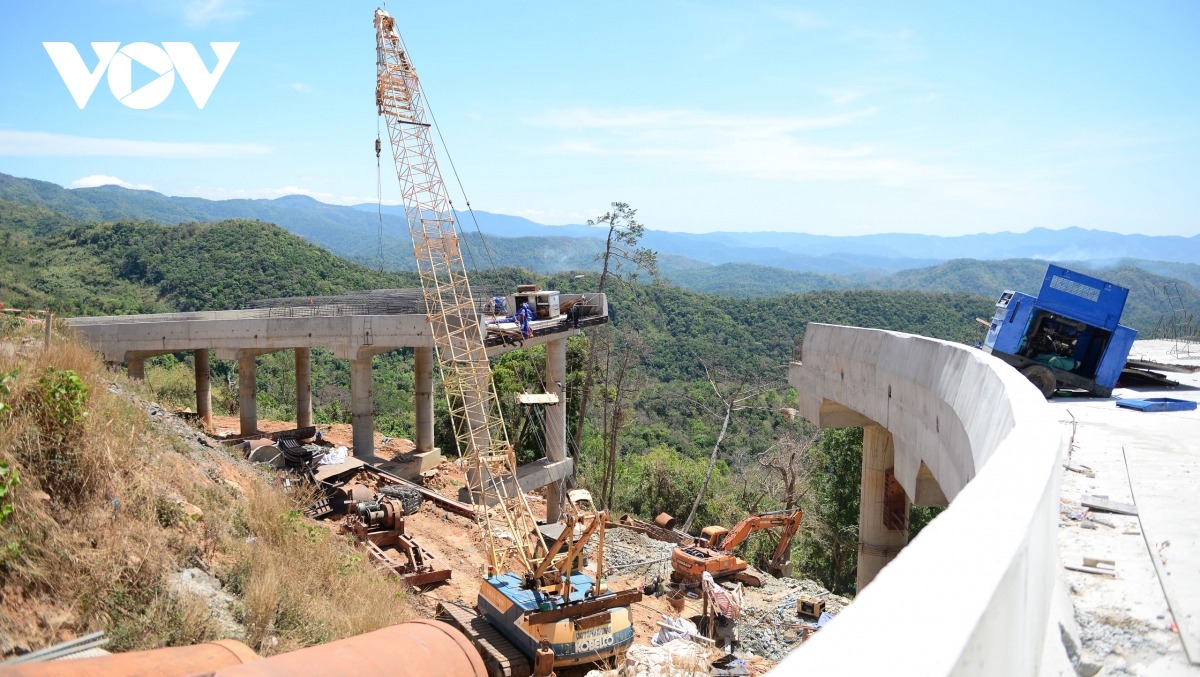 quoc lo 28b gap rut can dich, mo truc lien ket rung bien hinh anh 12