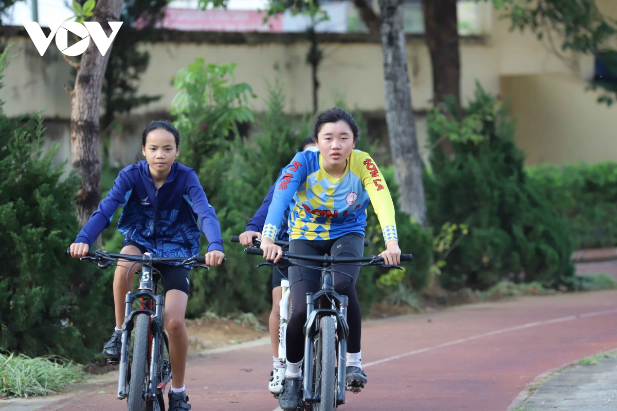 Uom mam tu ban lang, the thao son la vuon tam cao moi hinh anh 7