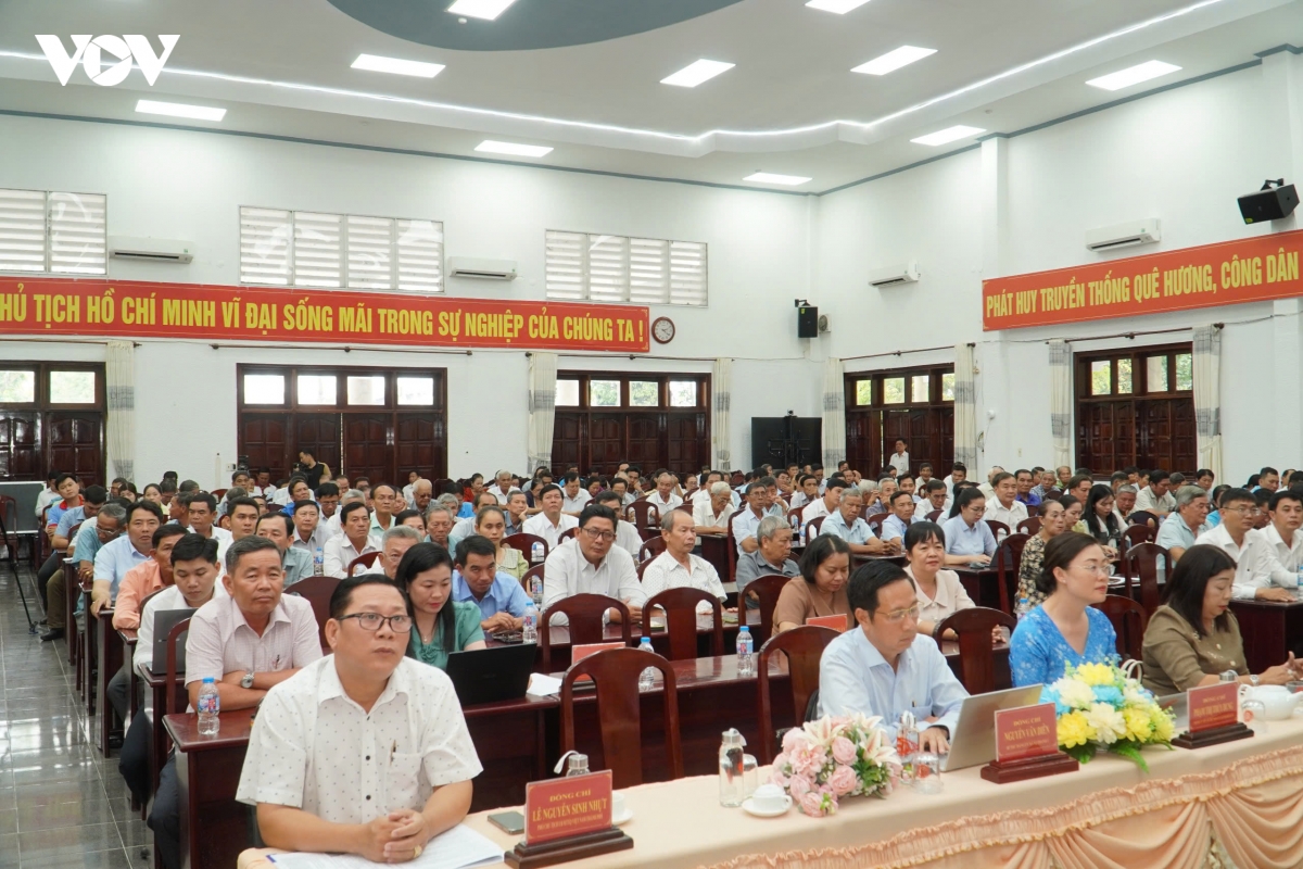 Ung cu vien dai bieu quoc hoi khoa xvi tiep xuc cu tri tai can tho hinh anh 1