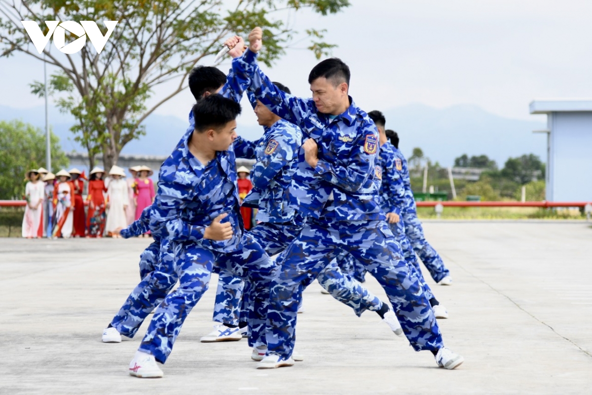 bo tu lenh vung canh sat bien 3 quyet tam hoan thanh xuat sac nhiem vu huan luyen hinh anh 3