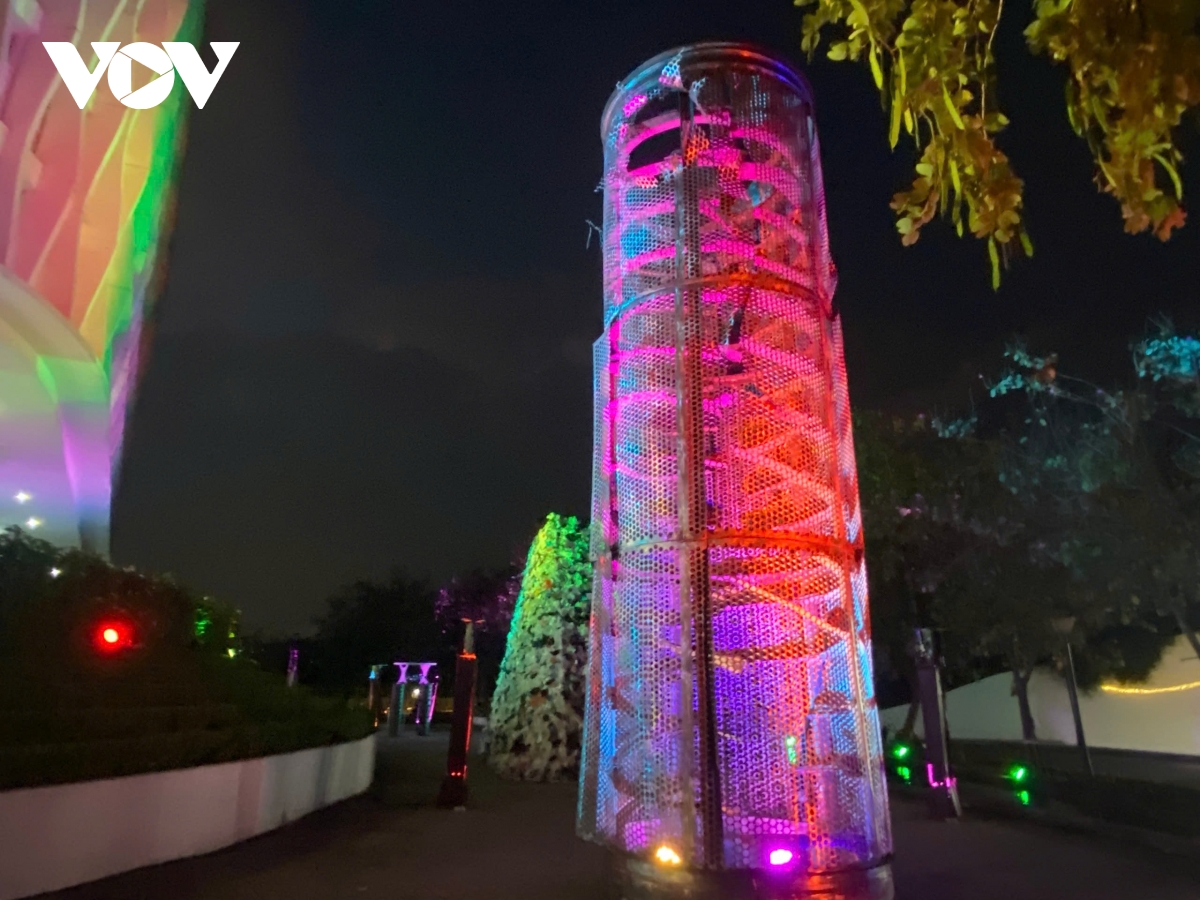 Từ linh kiện máy xử lý rác đến tác phẩm nghệ thuật