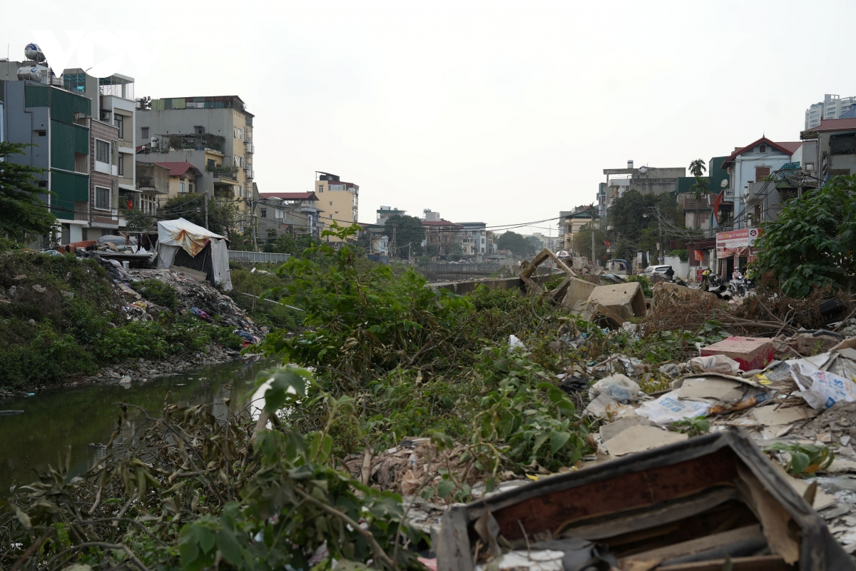 ha noi rac thai bua vay duong ngo quyen, kenh tac nghen, moi truong o nhiem hinh anh 8