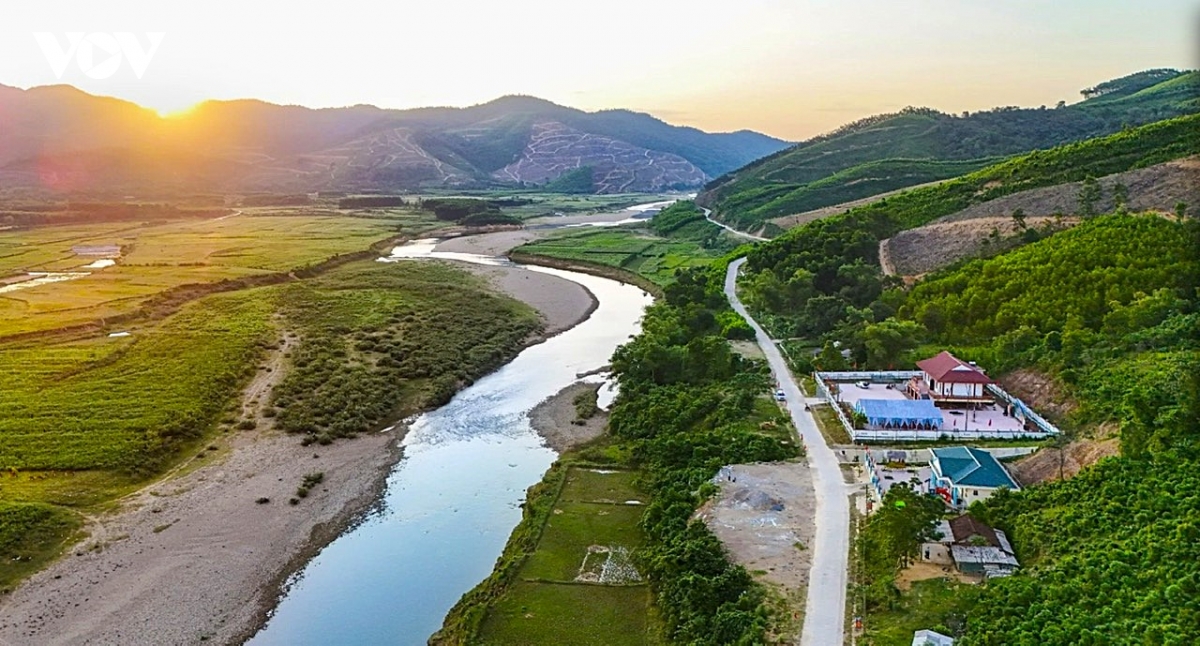niem tin cua dong bao chut duoi chan nui giang man hinh anh 2