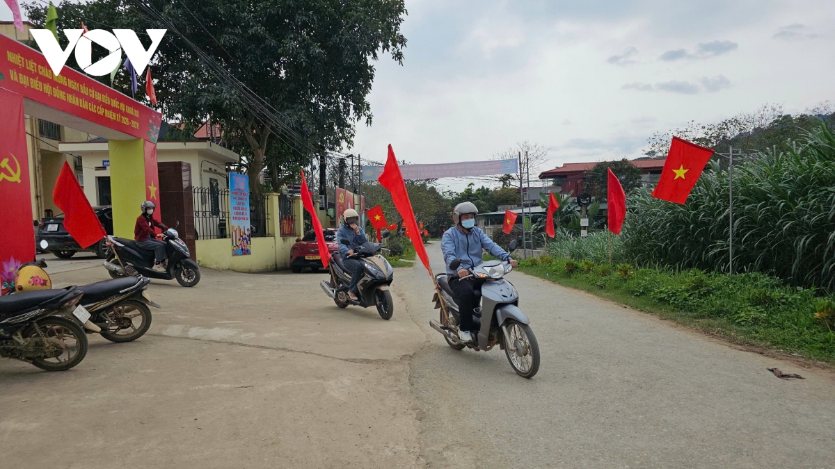 nguoi uy tin truyen lua bau cu o vung cao van lang, thai nguyen hinh anh 4