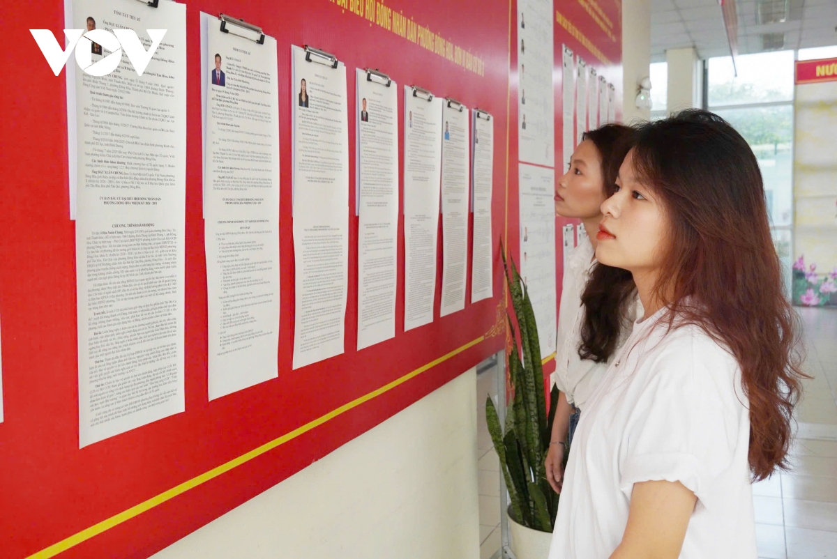 Hỗ trợ sinh viên ở ký túc xá tham gia bầu cử