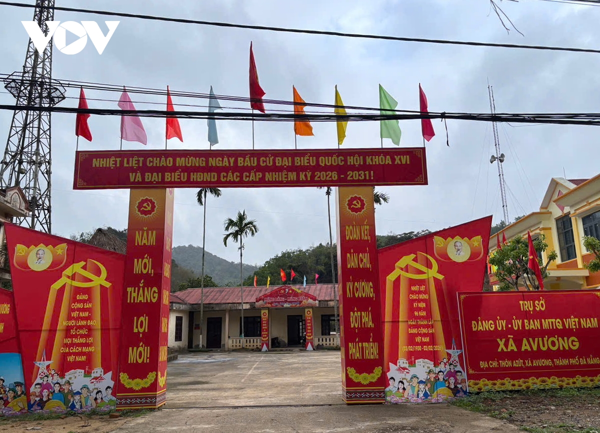Dong bao co tu o mien nui Da nang hao huc doi ngay bau cu hinh anh 6