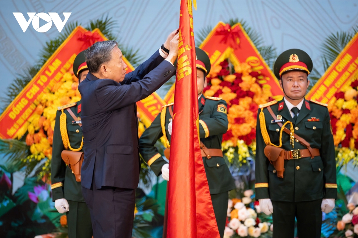Tổng Bí thư Tô Lâm trao Huân chương Hồ Chí Minh tặng Binh chủng Công binh