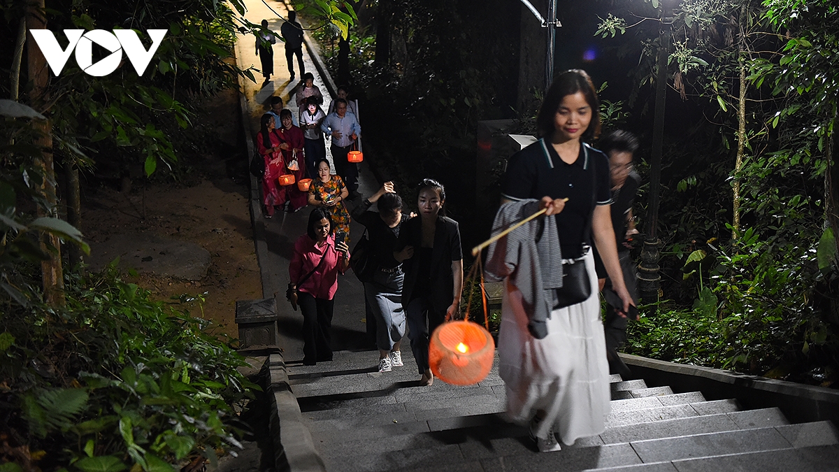 phu tho gioi thieu tour du lich dem doc dao Den hung lung linh nguon coi hinh anh 13