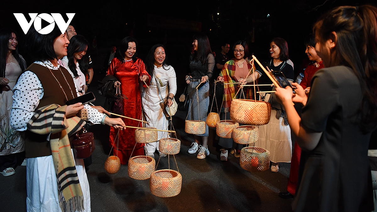 phu tho gioi thieu tour du lich dem doc dao Den hung lung linh nguon coi hinh anh 5